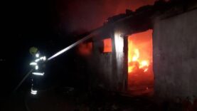 Savaştepe’de çıkan dam yangınına ekipler müdahale etti