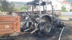 Balıkesir’de traktör cayır cayır yandı