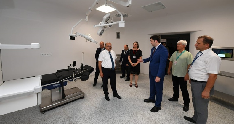 Vali İsmail Ustaoğlu, Susurluk Devlet Hastanesi’nde İncelemelerde Bulundu