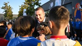 Ahmet Akın’dan Öğrencilere 1.000 TL Kırtasiye Desteği