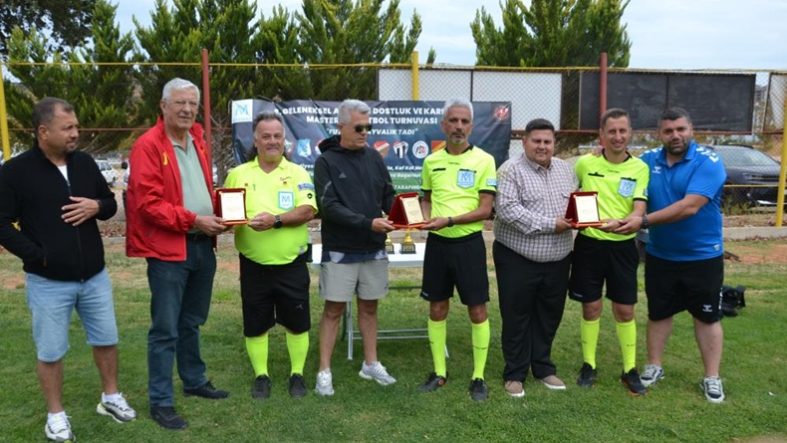 Ayvalık'ta yapılan 8. Dostluk ve Kardeşlik Masterler Futbol Turnuvası tamamlandı