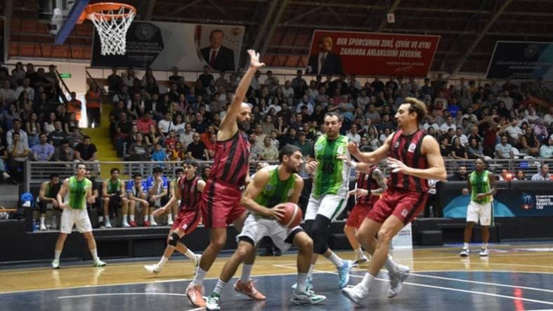 Balıkesir Büyükşehir Belediyespor, sezona mağlubiyetle başladı