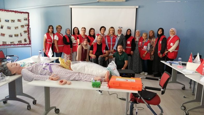 Balıkesir’de Kızılay’dan Gönüllülere “Engelli ve Yaşlı Bakımı” Eğitimi (2)