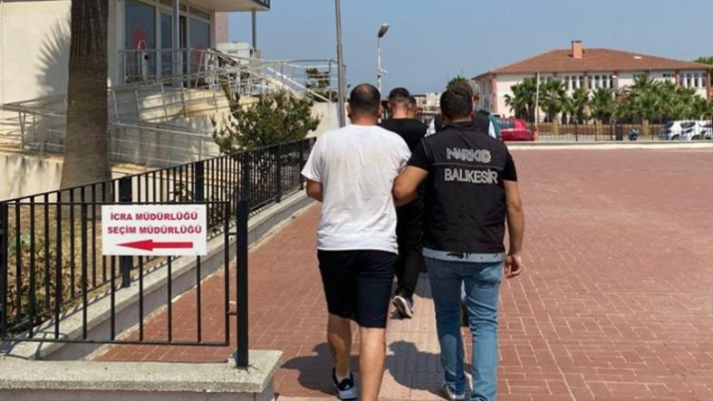 Balıkesir'de uyuşturucu operasyonlarında 5 tutuklama