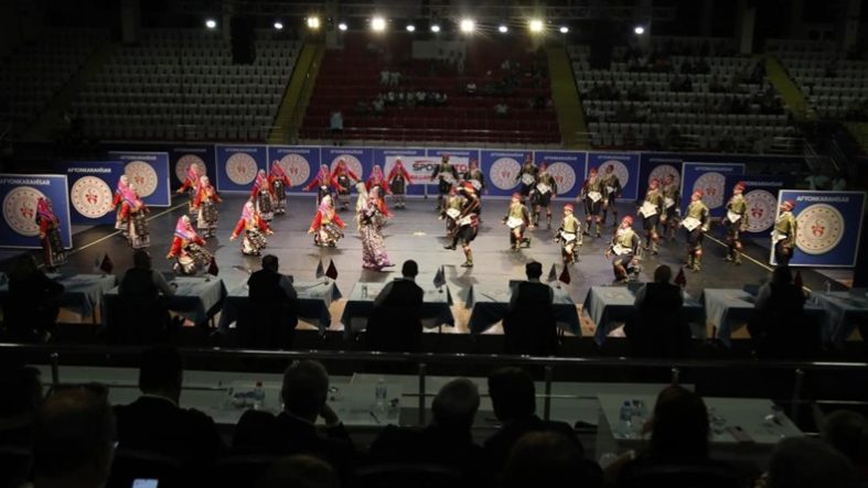 Balıkesirli folklorcular göz doldurdu