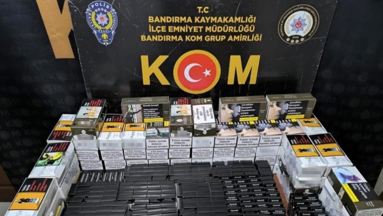 Bandırma’da kaçak sigara ve silah operasyonu