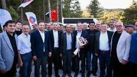 Gördes-Sındırgı yolu davul zurnayla açıldı