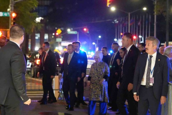 Cumhurbaşkanı Erdoğan New York’ta TASC yemeğinin ardından Türkevi’ne döndü