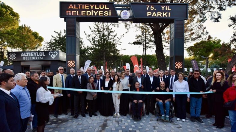 Altıeylül 75. Yıl Parkı Yenilenen Yüzüyle Hizmette