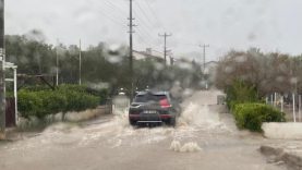 Ayvalık yağışa teslim oldu