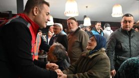 Balıkesir Büyükşehir Belediyesi 107 araç, 242 personelle deprem bölgesinde