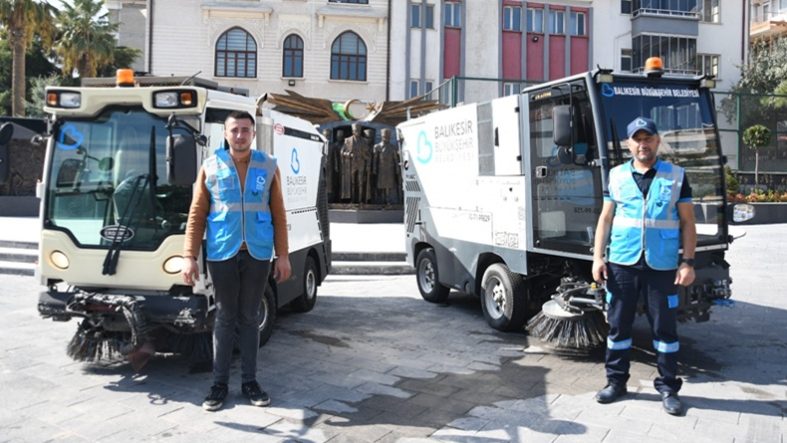 Balıkesir Büyükşehir’den şehrin dört bir yanında temizlik seferberliği