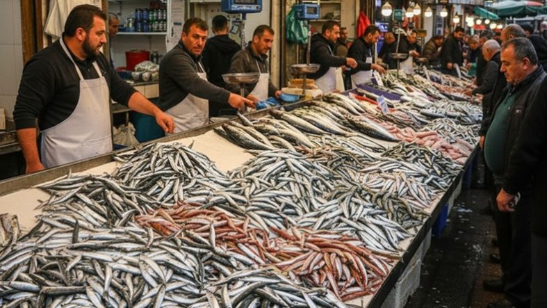 Balıkesir’de Hamsi Bolluğu Tezgâhları Şenlendirdi
