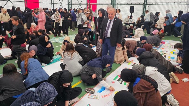 Balıkesir’de Öğrencilerden Filistin’e Vicdan Nöbeti Gazze Temalı Etkinliklerle Barışa Çağrı