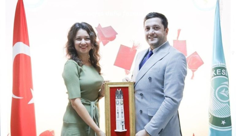 Balıkesir'de Sağlıkta Yönetim ve İletişimin Gücü konuşuldu