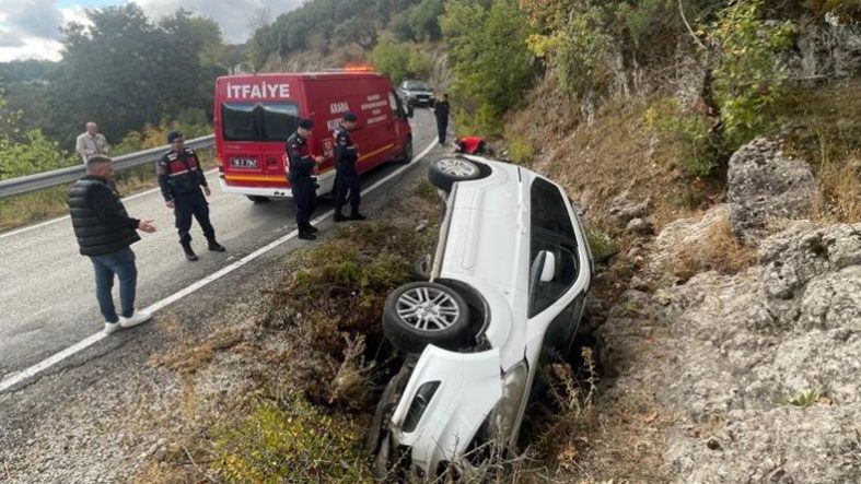 Balıkesir'de direksiyon hakimiyetini kaybeden sürücü kaza yaptı