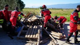 Balıkesir’deki 6.1’lik depremin ardından Koca Seyit Havalimanında ekipler kurtarma tatbikatı yaptı