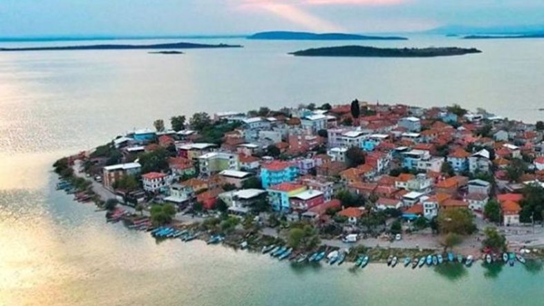 Balıkesir’e 1 Saat Uzaklıkta Saklı Cennet Tarihi ve Balıkçı Köyü Gölyazı