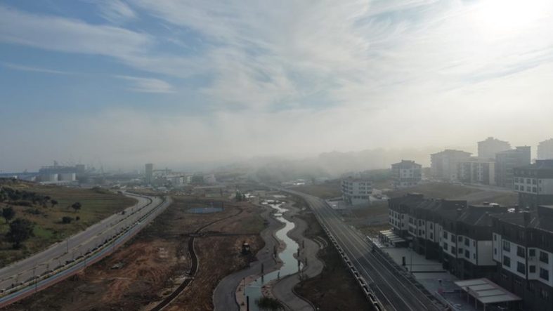 Bandırma beyaza büründü şehir yoğun sis altında kaldı