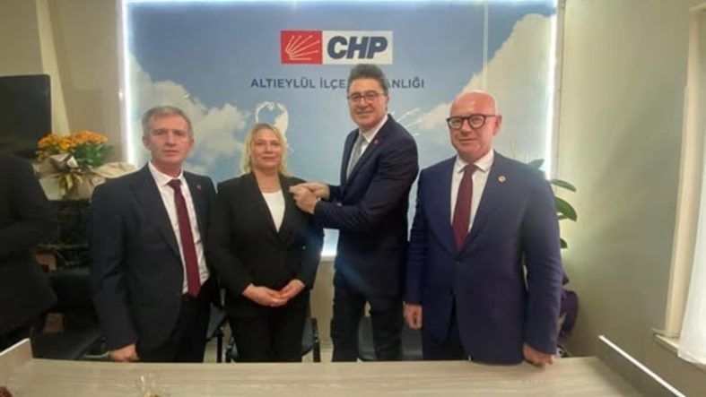 CHP Altıeylül’de Katılımlar Sürüyor