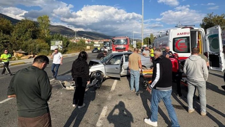 Edremit'te trafik kazası 2 yaralı