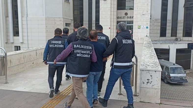 Edremit'teki seri cinayet soruşturmasında 3 kişi adliyeye sevk edildi