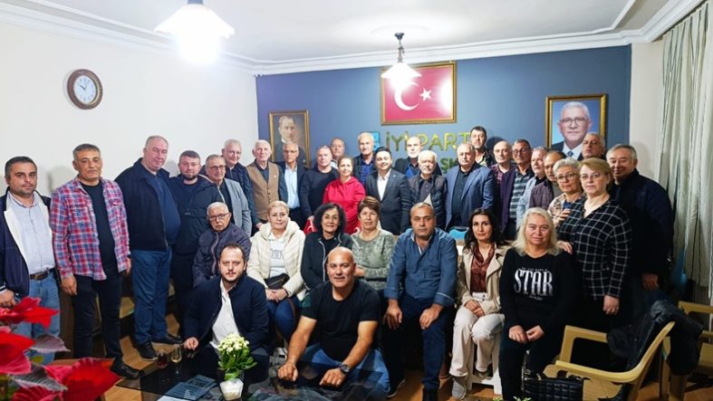 İYİ Parti Karesi İlçe Teşkilatında Yeni Dönem İlk Yönetim Kurulu Toplantısı Tamamlandı