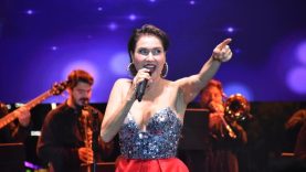 Şevval Sam Edremit’te Cumhuriyet Coşkusunu Zirveye Taşıdı