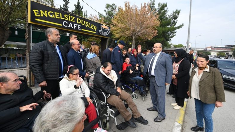 Vali İsmail Ustaoğlu Engelsiz Düşler Cafe’yi Ziyaret Etti Engelli Bireylerin Taleplerini Dinledi