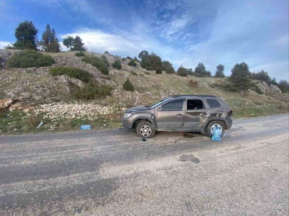 Bilecik’te takla atan araçta 2 kişi yaralandı