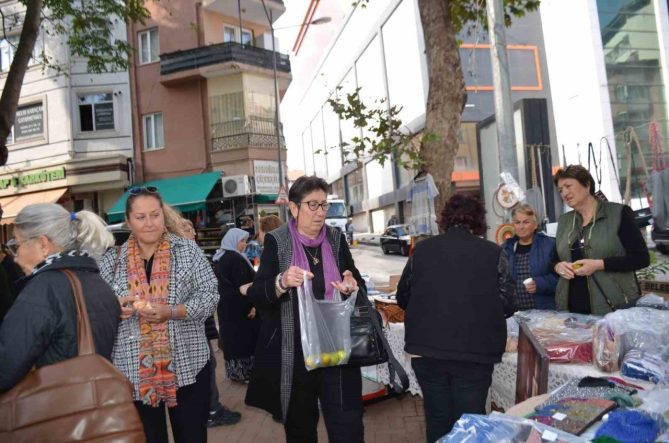 El emeği göz nuru ürünleri üniversite öğrencilerinin bursu için üretiyorlar