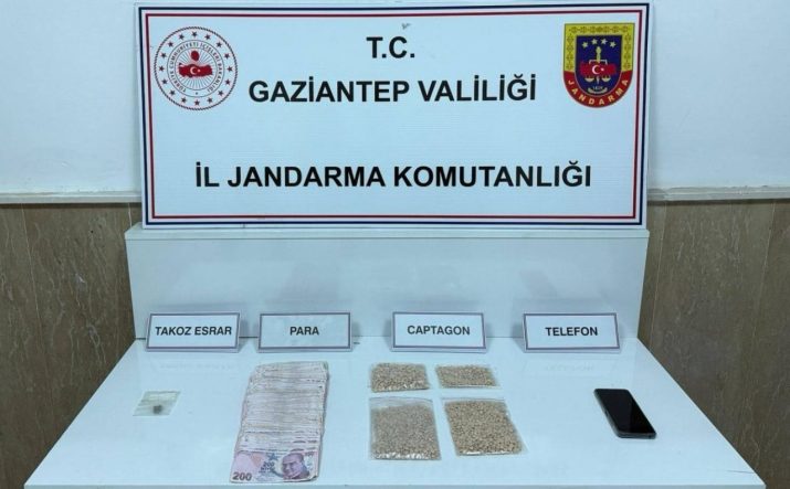Gaziantep’te 4 bin 587 adet captagon hap ele geçirildi: 4 şahıs tutuklandı