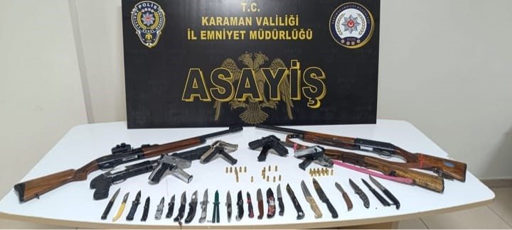 Karaman’da ruhsatsız 9 silah ele geçirildi