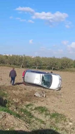 Kırıkhan’da otomobil tarlaya uçtu