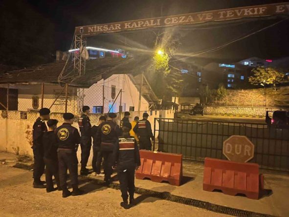 Tokat’ta jandarmadan hırsızlara suçüstü