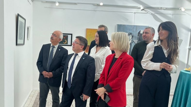 BAÜN Güzel Sanatlar Fakültesinde Cumhuriyetin 102. Yılına Özel Sergi Açıldı