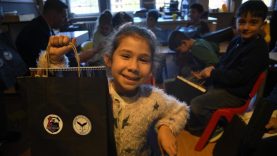 Balıkesir Beşiktaşlılar derneğinden deprem bölgesindeki çocuklara hediye