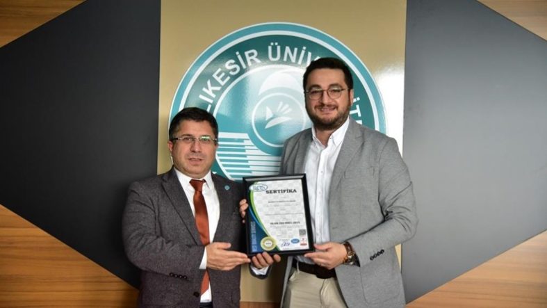 Balıkesir Üniversitesine, ISO 9001 belgesi