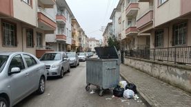 Balıkesir’de Çöp Konteynerlerinin Yer Değiştirme Çilesi: Kim, Neden Sürekli Kaydırıyor?