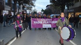 Balıkesir’de Kadın Platformu’ndan “Yaşamak İstiyoruz” Mitingi