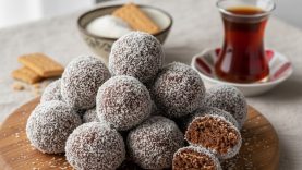 Balıkesir’de Yeniden Keşfedilen Nostaljik Tatlı: Bon Bon