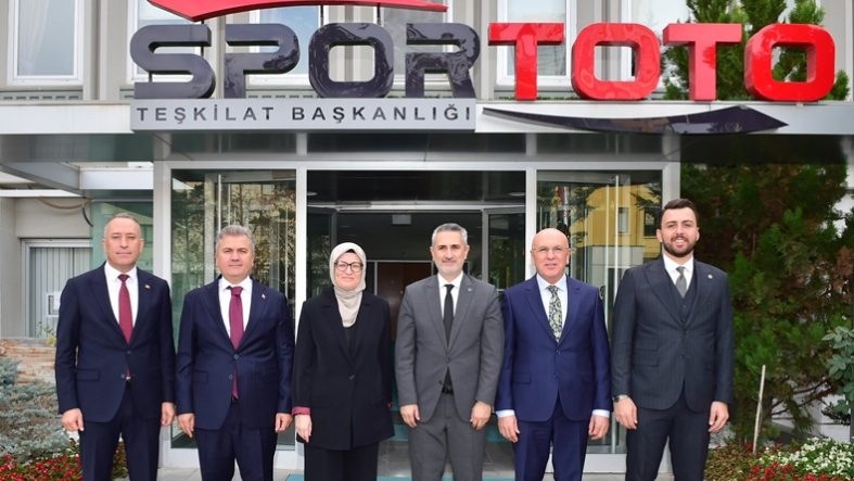 Balıkesir’e Spor Yatırımı Müjdesi: Futbol Sahası, Spor Salonu ve Eğitim Merkezi