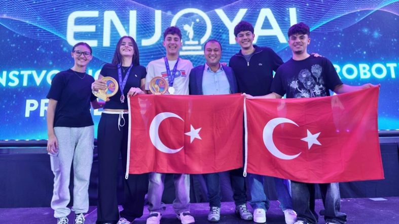 Balıkesirli Gençlerden Avrupa’da Büyük Başarı Otonom Drone Yarışmasında Çifte Madalya