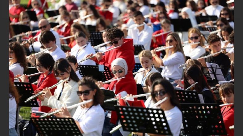 Balıkesirli Öğrenciler Türkiye’nin En Büyük Flüt Orkestrasında Yer Aldı