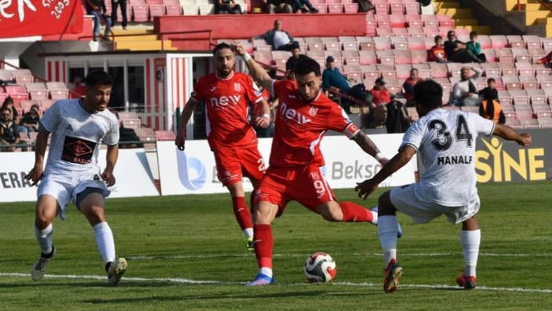 Balıkesirspor, Nazillispor'u 3 golle uğurladı