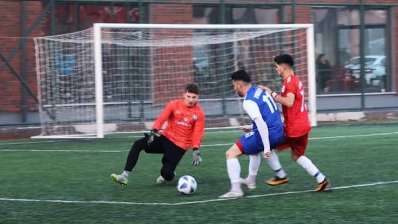 Balya Belediyespor ve Karamanköyspor zirvede