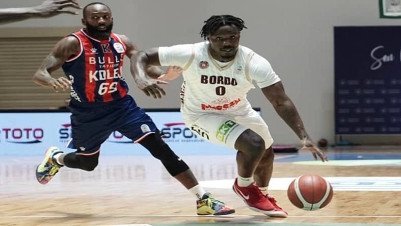 Bandırma Bordo, TED Ankara Kolejliler'i üzdü