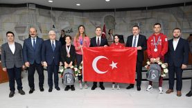 Başkan Akın, Milli Sporcuları ağırladı