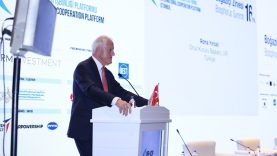 Boğaziçi Zirvesi’nde Küresel Dönüşüm Vurgusu: Rona Yırcalı Zirvede Konuştu