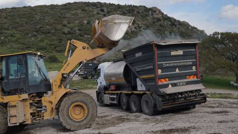 Büyükşehir ile yollar mevsim şartlarına hazırlanıyor